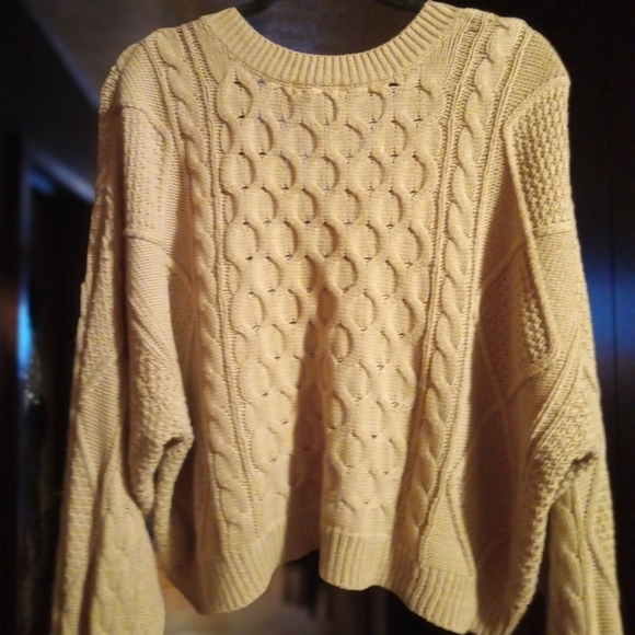 Reposhing, BP Cropped Sweater - Picture 2 of 5